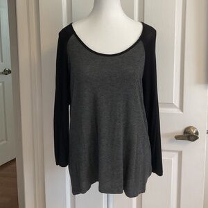 Zenana Outfitters gray and black long-sleeve raglan top - Size L